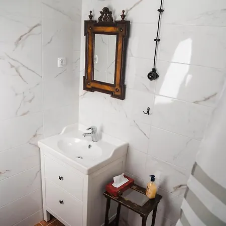 בית נופש Sveta Ana Stari Trg pri Lozu