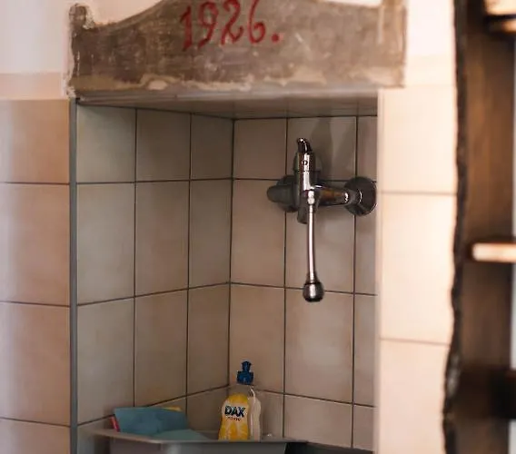 Vakantiehuis Sveta Ana Stari Trg pri Lozu