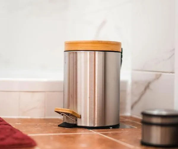 Sveta Ana * Stari Trg pri Lozu