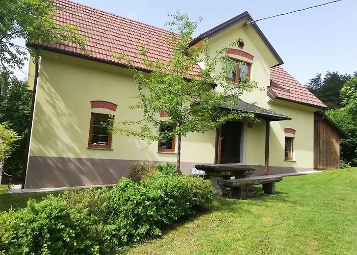 Sveta Ana * Stari Trg pri Lozu