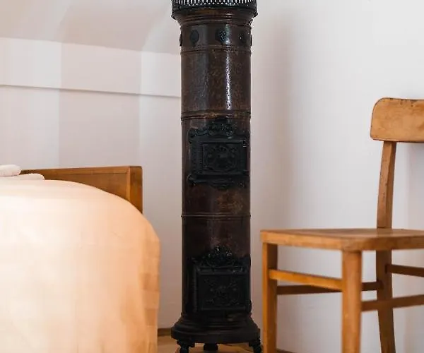 Sveta Ana * Stari Trg pri Lozu